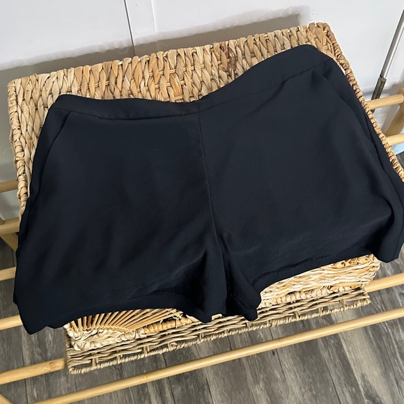 Loft Classic Black Women's Shorts size 14 - Picture 1 of 8